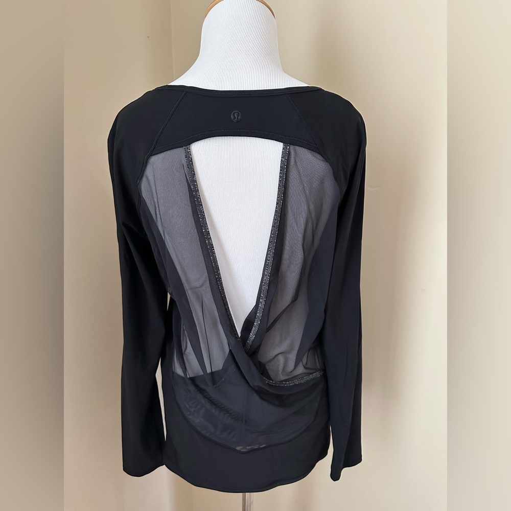 Lululemon If You're Lucky long sleeve top with mesh panels size 4 Black